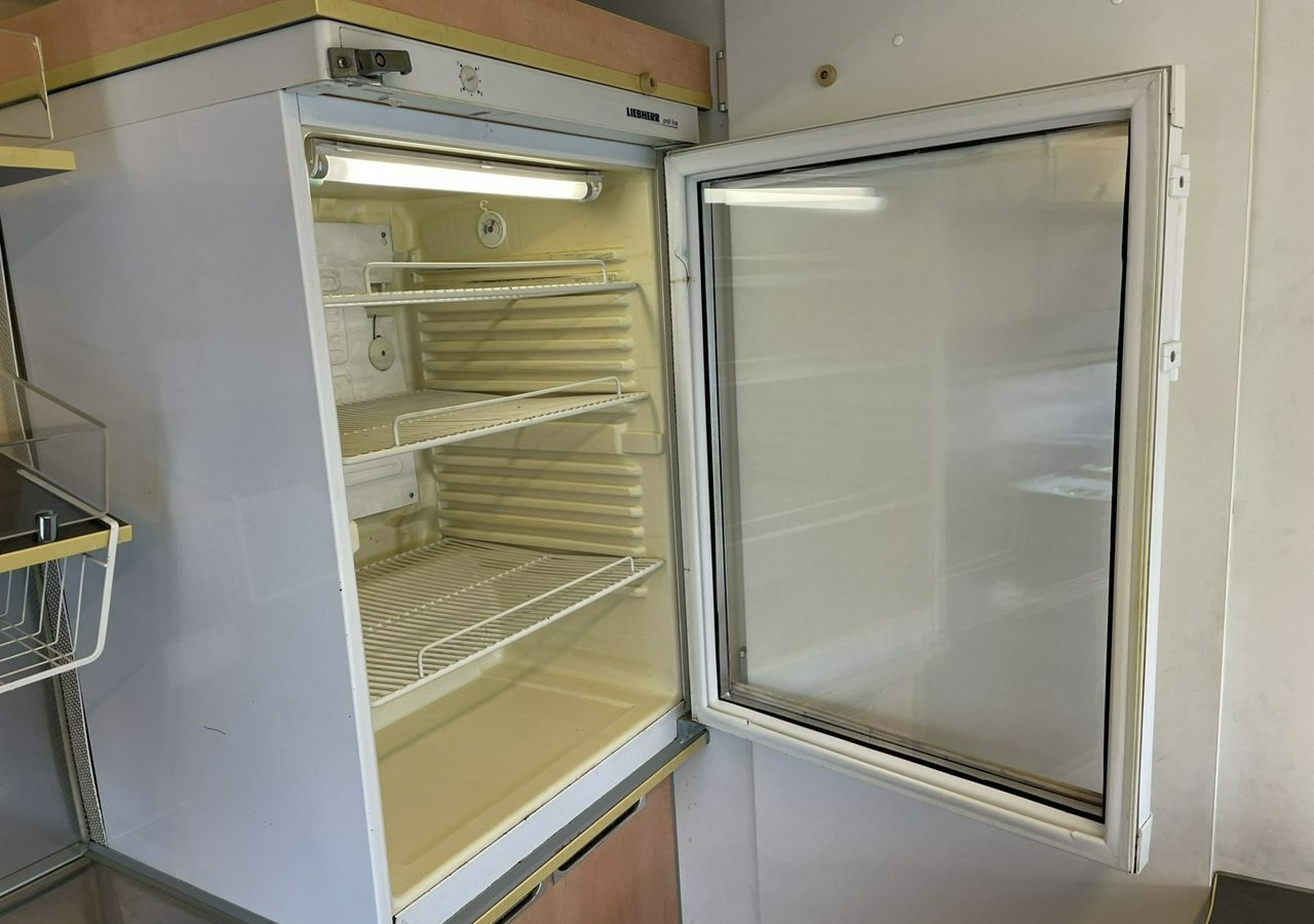 Renault Master Autosklep Wędli-pie Gastronomiczny Food Truck Foodtruck Sklep bar 20 - Matbil: bilde 3 Renault Master Autosklep Wędli-pie Gastronomiczny Food Truck Foodtruck Sklep bar 20 - Matbil: bilde 3