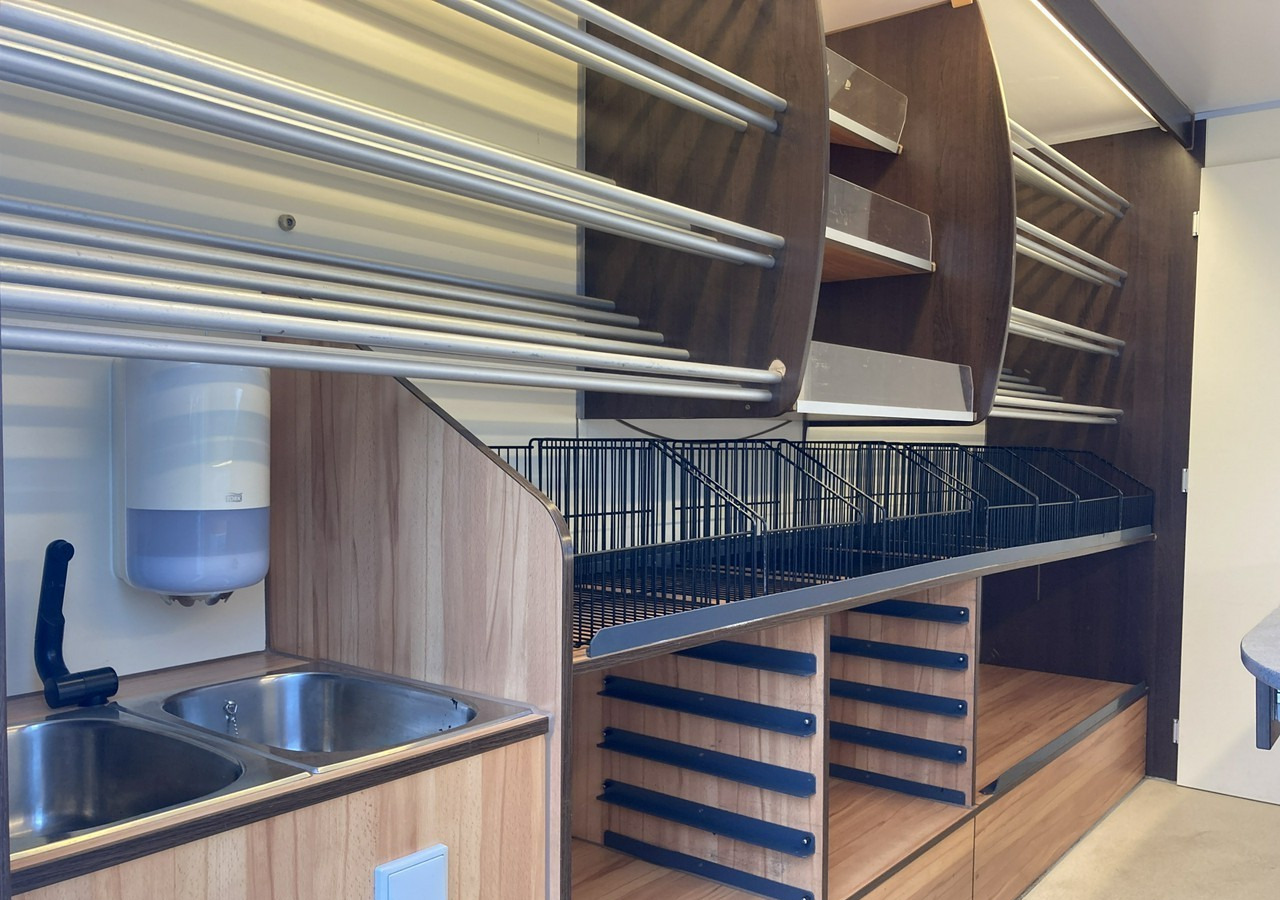 Renault Master Autosklep pie sklep Bar Gastronomiczny Food Truck Foodtruck Borco 20 - Matbil: bilde 4 Renault Master Autosklep pie sklep Bar Gastronomiczny Food Truck Foodtruck Borco 20 - Matbil: bilde 4