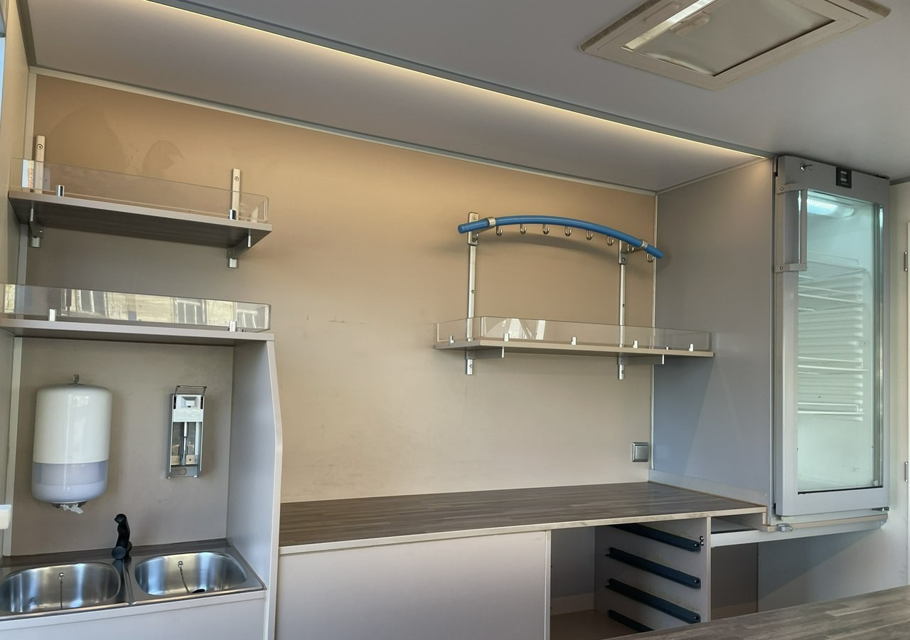 Renault Master Autosklep wędlin Gastronomiczny Food Truck Foodtruck Sklep Borco 201 - Matbil: bilde 5 Renault Master Autosklep wędlin Gastronomiczny Food Truck Foodtruck Sklep Borco 201 - Matbil: bilde 5