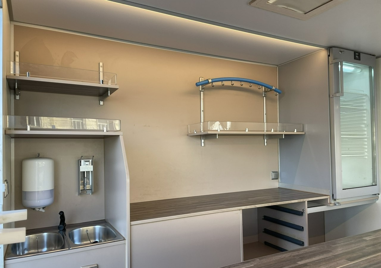 Matbil Renault Master Autosklep wędlin Gastronomiczny Food Truck Foodtruck Sklep Borco 201: bilde 8 Matbil Renault Master Autosklep wędlin Gastronomiczny Food Truck Foodtruck Sklep Borco 201: bilde 8