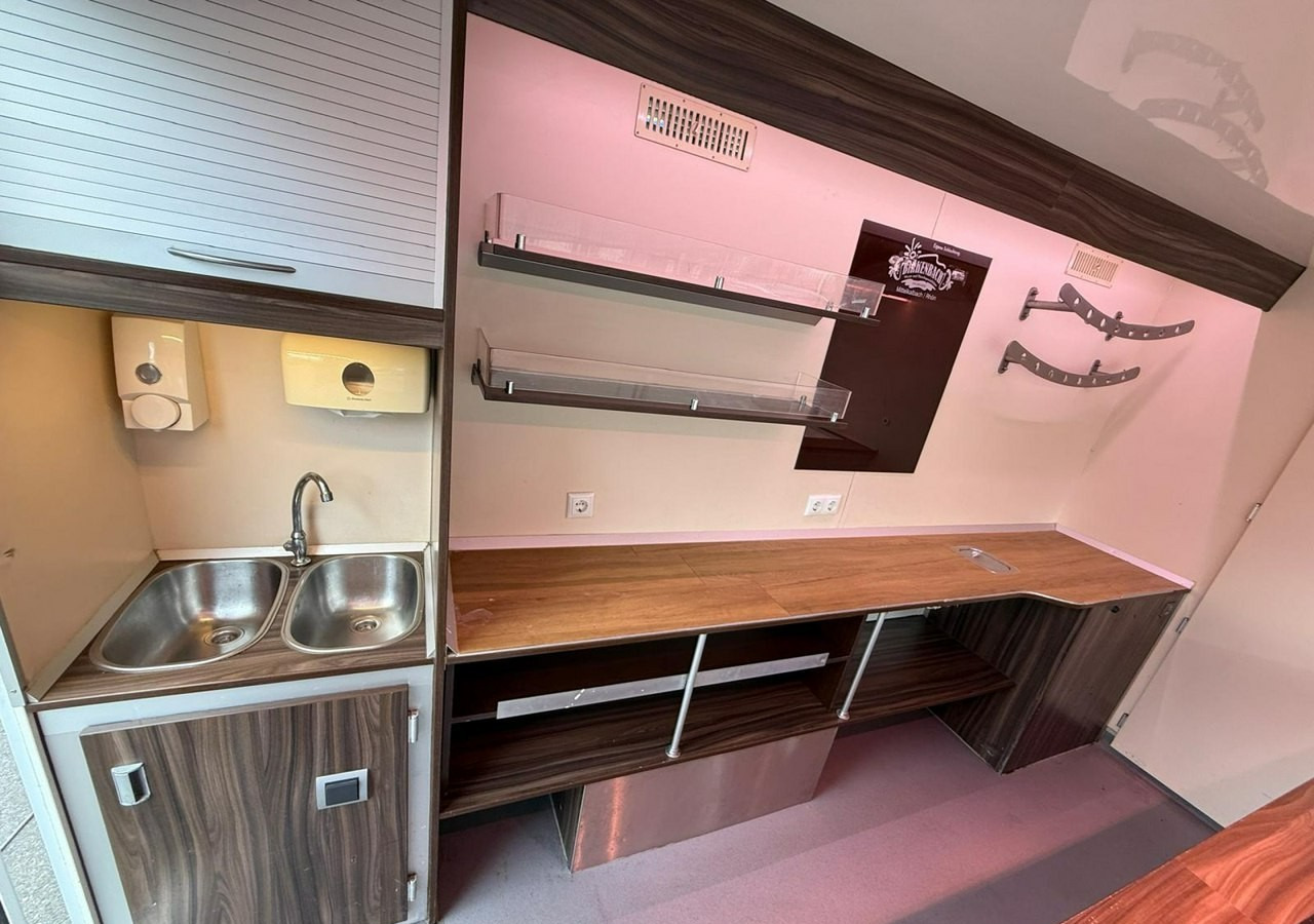 Renault Master Autosklep wędlin Gastronomiczny Food Truck Foodtruck Sklep Solar 20 - Matbil: bilde 3 Renault Master Autosklep wędlin Gastronomiczny Food Truck Foodtruck Sklep Solar 20 - Matbil: bilde 3