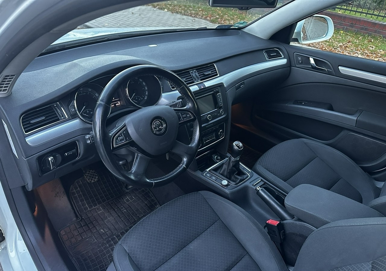 Skoda Superb II Skoda Superb 1.8TSI 160KM LPG PRINS 2035 KLIMA NAVI PDC XENON 2015 - Stasjonsvogn: bilde 3 Skoda Superb II Skoda Superb 1.8TSI 160KM LPG PRINS 2035 KLIMA NAVI PDC XENON 2015 - Stasjonsvogn: bilde 3