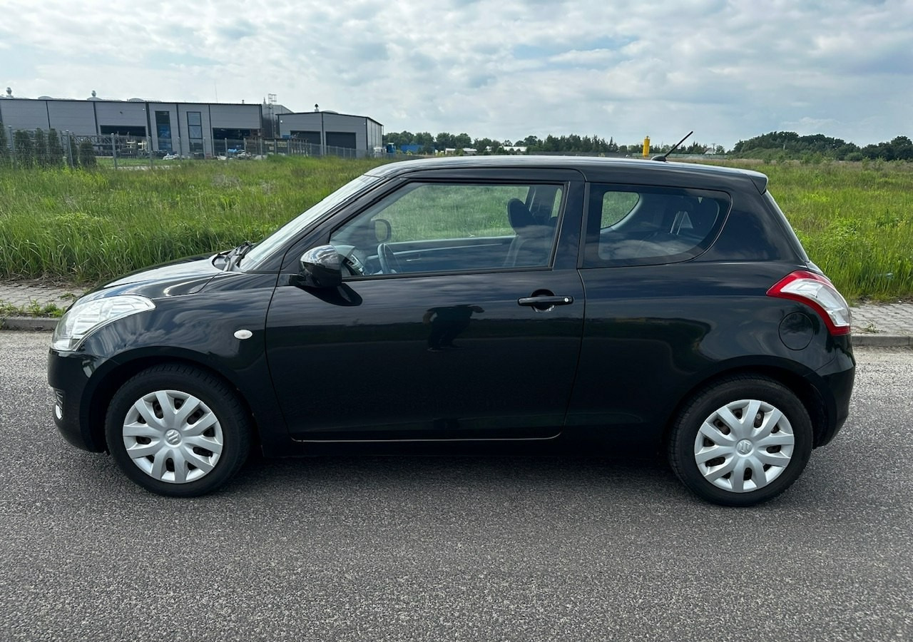 Suzuki Swift V Suzuki Swift 1.2-94KM Klima Model 2012 - Hatchback: bilde 2 Suzuki Swift V Suzuki Swift 1.2-94KM Klima Model 2012 - Hatchback: bilde 2