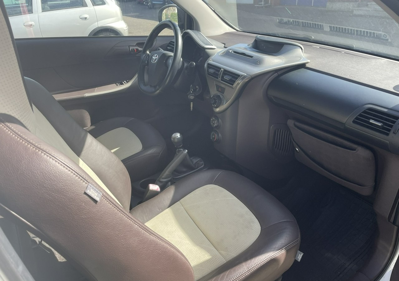 Toyota IQ Toyota iQ Klima - Hatchback: bilde 4 Toyota IQ Toyota iQ Klima - Hatchback: bilde 4