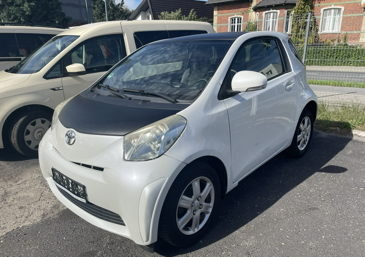 Toyota IQ Toyota iQ Klima - Hatchback: bilde 1 Toyota IQ Toyota iQ Klima - Hatchback: bilde 1
