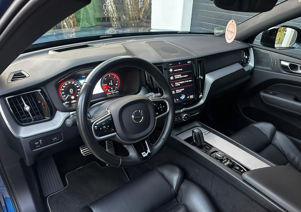 Volvo XC60 II XC60 R-design 2.0D5 235KM Automat Navi Kamery360 Panorama HAK Harman - SUV: bilde 5 Volvo XC60 II XC60 R-design 2.0D5 235KM Automat Navi Kamery360 Panorama HAK Harman - SUV: bilde 5