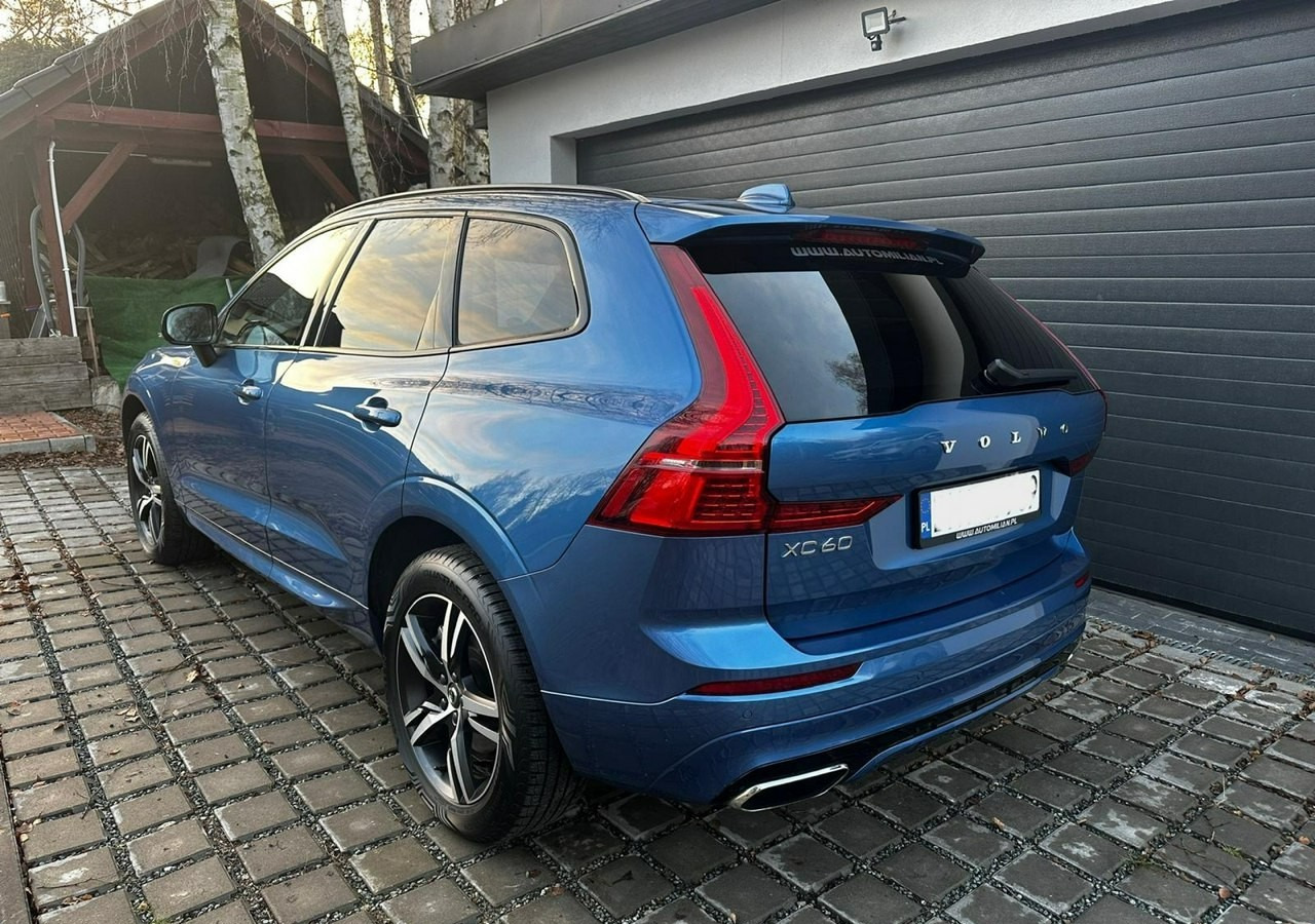 Volvo XC60 II XC60 R-design 2.0D5 235KM Automat Navi Kamery360 Panorama HAK Harman - SUV: bilde 3 Volvo XC60 II XC60 R-design 2.0D5 235KM Automat Navi Kamery360 Panorama HAK Harman - SUV: bilde 3