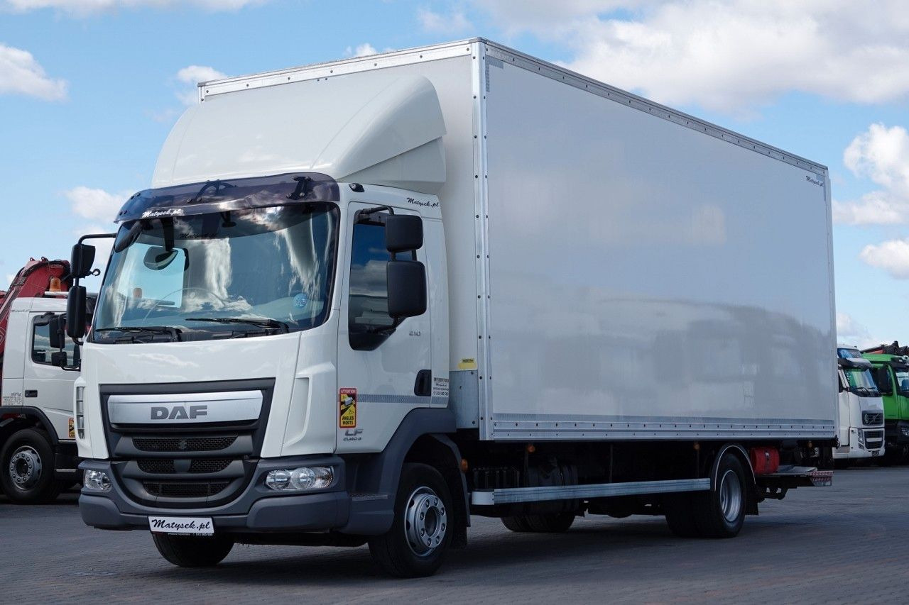 DAF LF 210 / KONTENER - 7 M / SOLÓWKA / WINDA DHOLLA - Skapbil: bilde 1 DAF LF 210 / KONTENER - 7 M / SOLÓWKA / WINDA DHOLLA - Skapbil: bilde 1