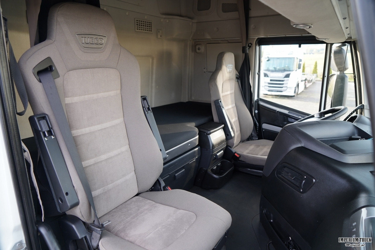 Leie  IVECO STRALIS 560 / 6X4 / DO DREWNA / DO DRZEWA / DO LASU / HDS PALFINGER EPSILON / UDŹWIG - 5 250 KG IVECO STRALIS 560 / 6X4 / DO DREWNA / DO DRZEWA / DO LASU / HDS PALFINGER EPSILON / UDŹWIG - 5 250 KG: bilde 43