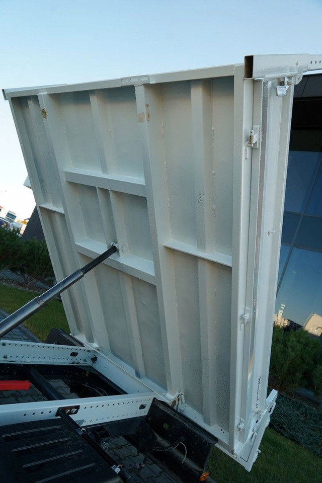 Leie  Iveco DAILY 35C11 / WYWROTKA / BRYGADÓWKA / BLIŹNIAK / Iveco DAILY 35C11 / WYWROTKA / BRYGADÓWKA / BLIŹNIAK /: bilde 10