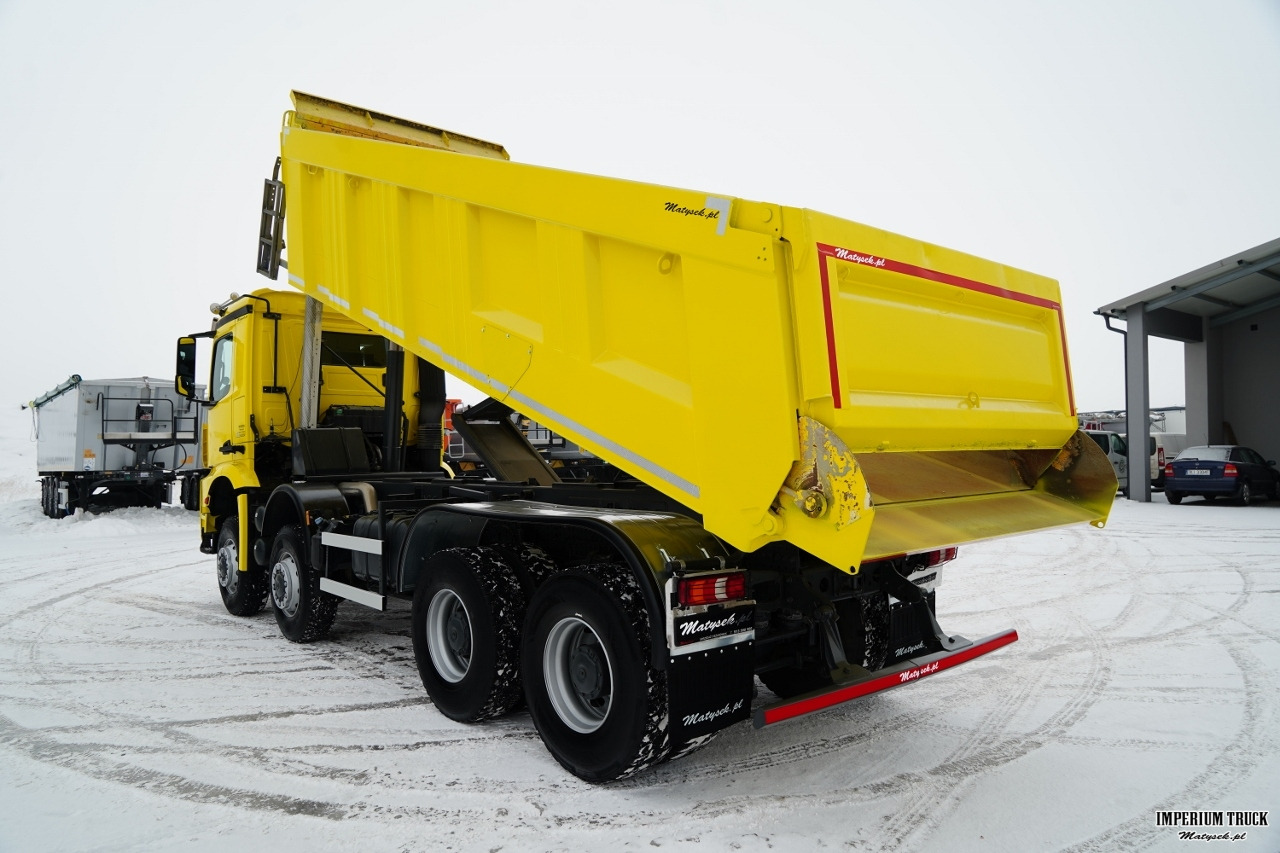 MERCEDES-BENZ AROCS 4151 / 8X8 / WYWROTKA TYLNOZSYPOWA / HYDROKLAPA / 6 M / AUTOMAT / EURO 6 - Tippbil: bilde 4 MERCEDES-BENZ AROCS 4151 / 8X8 / WYWROTKA TYLNOZSYPOWA / HYDROKLAPA / 6 M / AUTOMAT / EURO 6 - Tippbil: bilde 4