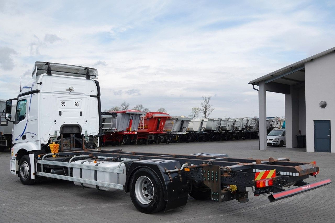 Mercedes-Benz ACTROS 1845 / BDF / DO PRZEWOZU KONTENERÓW / - Container-transport/ Vekselflak lastebil: bilde 3 Mercedes-Benz ACTROS 1845 / BDF / DO PRZEWOZU KONTENERÓW / - Container-transport/ Vekselflak lastebil: bilde 3