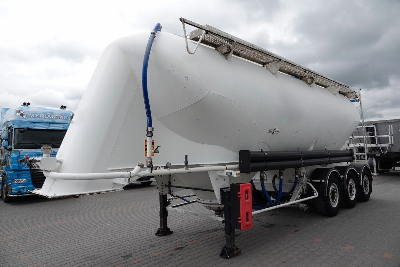 Spitzer CEMENTONACZEPA / 37 000 L / SILOS / 3 KOMORY - Bulktrailer: bilde 3 Spitzer CEMENTONACZEPA / 37 000 L / SILOS / 3 KOMORY - Bulktrailer: bilde 3