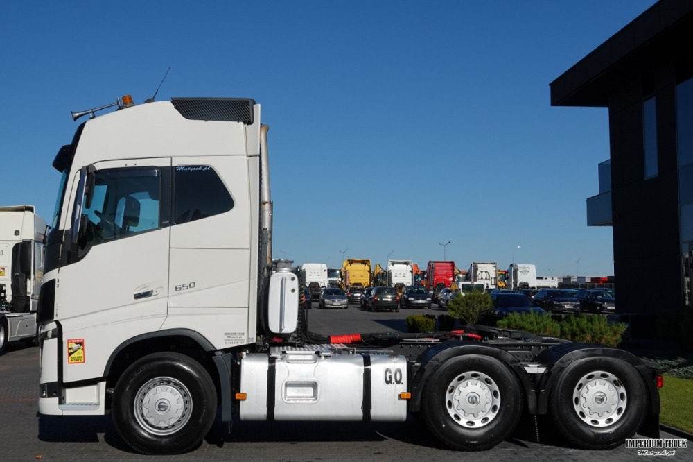 VOLVO FH16 / 650 / 6x4 / HYDRAULIKA / KLIMA POSTOJOWA / 3 OSIOWY CIĄGNIK SIODŁOWY / SPROWADZONY / PO KONTRAKCIE SERWISOWYM - Trekkvogn: bilde 5 VOLVO FH16 / 650 / 6x4 / HYDRAULIKA / KLIMA POSTOJOWA / 3 OSIOWY CIĄGNIK SIODŁOWY / SPROWADZONY / PO KONTRAKCIE SERWISOWYM - Trekkvogn: bilde 5