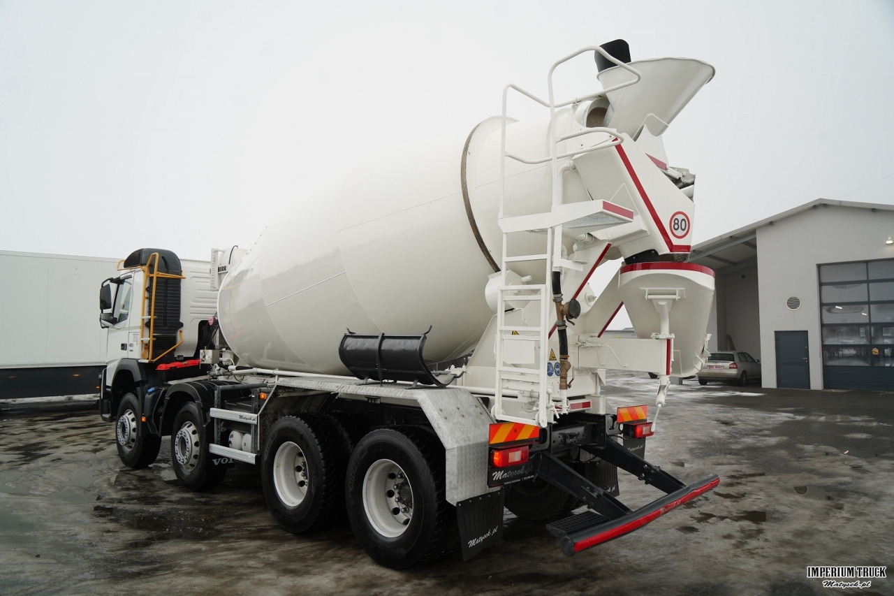 VOLVO FMX 410 / 8x4 / GRUSZKA 9m3 / BETONOMIESZARKA / LIEBHERR / ALUFELGI / EURO 6 - Betongbil: bilde 4 VOLVO FMX 410 / 8x4 / GRUSZKA 9m3 / BETONOMIESZARKA / LIEBHERR / ALUFELGI / EURO 6 - Betongbil: bilde 4