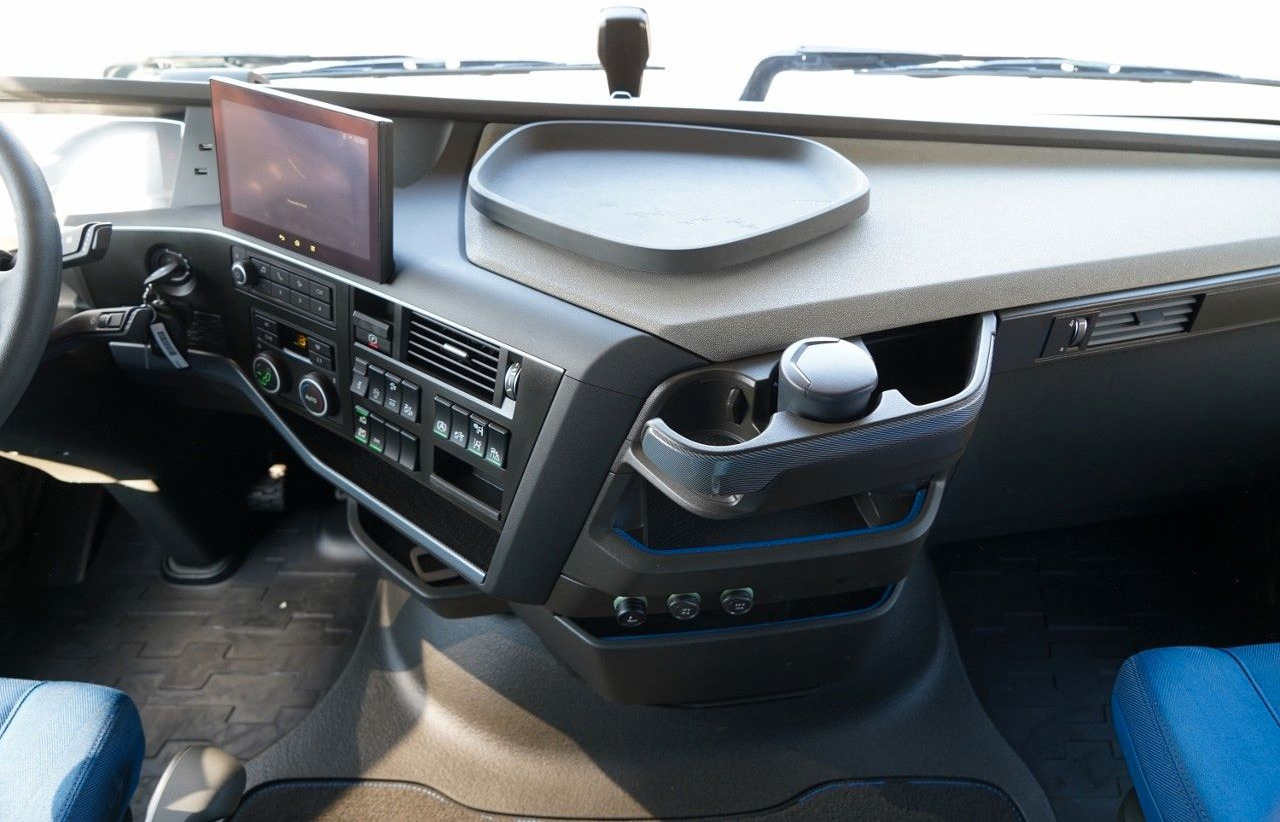 Leie  Volvo FH 500 / 6x2 / FIRANKA - 7,7 m / 2024 / KLIMA PO Volvo FH 500 / 6x2 / FIRANKA - 7,7 m / 2024 / KLIMA PO: bilde 36