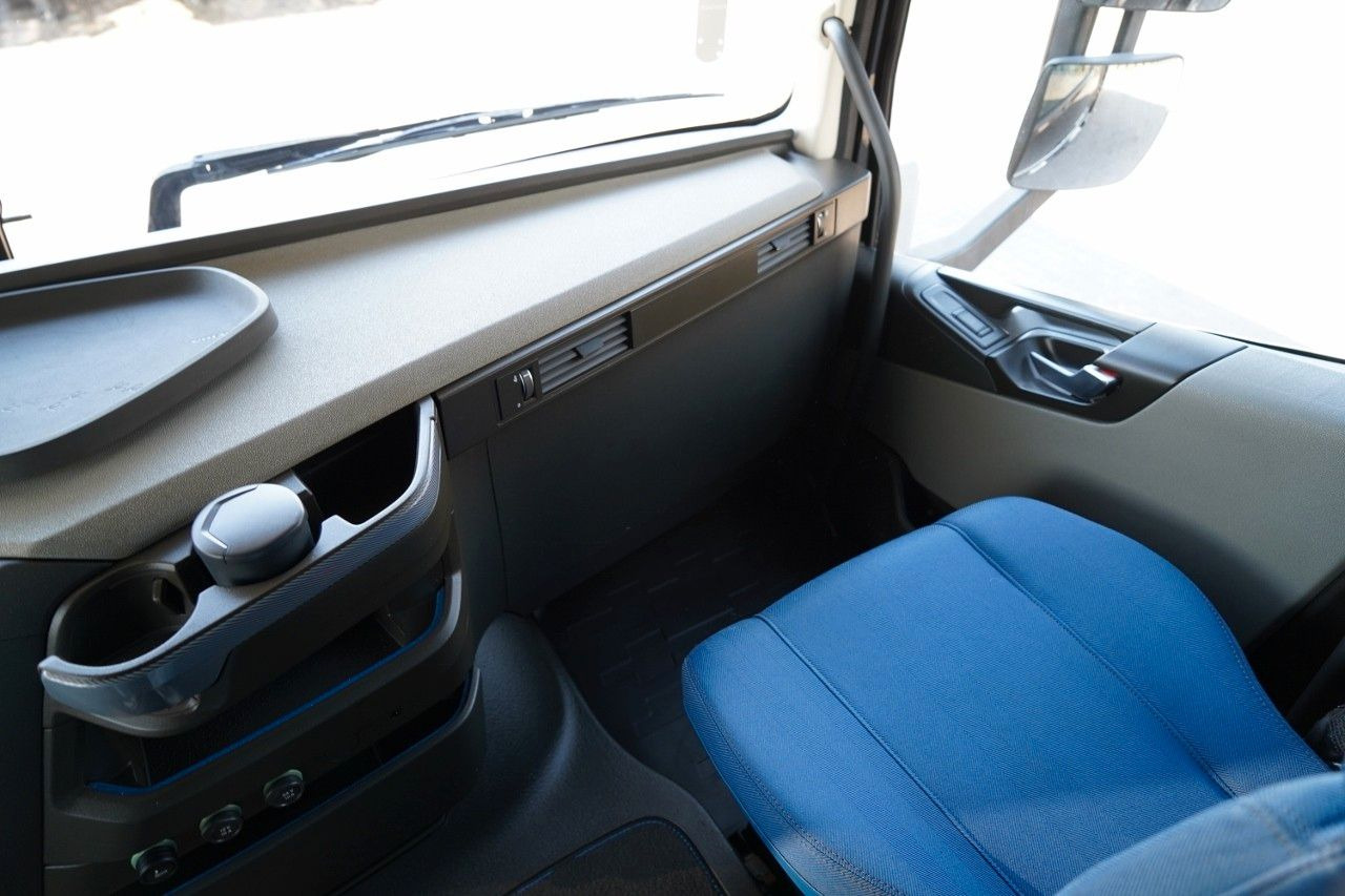 Leie  Volvo FH 500 / 6x2 / FIRANKA - 7,7 m / 2024 / KLIMA PO Volvo FH 500 / 6x2 / FIRANKA - 7,7 m / 2024 / KLIMA PO: bilde 37