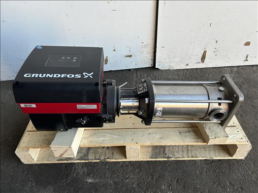 Grundfos CRNE10-09-J-CA Centrifugal pump - Utstyr for næringsmiddelindustrien: bilde 1 Grundfos CRNE10-09-J-CA Centrifugal pump - Utstyr for næringsmiddelindustrien: bilde 1