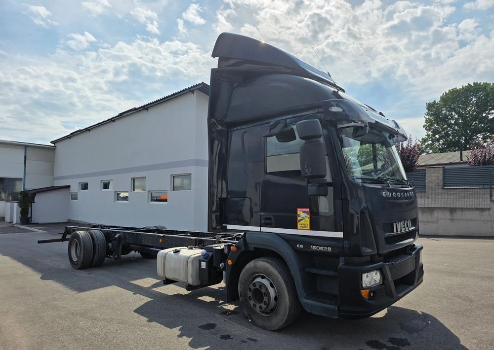 Iveco EUROCARGO 160E28 RAMA DO ZABUDOWY/ LAWETA / MANUAL / - Kapellbil: bilde 2 Iveco EUROCARGO 160E28 RAMA DO ZABUDOWY/ LAWETA / MANUAL / - Kapellbil: bilde 2