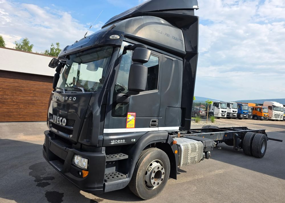 Iveco EUROCARGO 160E28 RAMA DO ZABUDOWY/ LAWETA / MANUAL / - Kapellbil: bilde 3 Iveco EUROCARGO 160E28 RAMA DO ZABUDOWY/ LAWETA / MANUAL / - Kapellbil: bilde 3