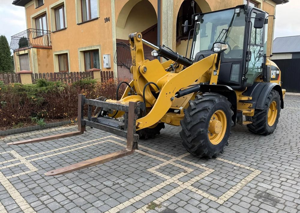 Caterpillar CAT 908M / SPROWADZONA / ŁYŻKA SZCZĘKA + WIDŁY / / 2017R / W ORGINALE / Z NIEMIEC / 1 WŁAŚCICIEL/ - Hjullaster: bilde 4 Caterpillar CAT 908M / SPROWADZONA / ŁYŻKA SZCZĘKA + WIDŁY / / 2017R / W ORGINALE / Z NIEMIEC / 1 WŁAŚCICIEL/ - Hjullaster: bilde 4