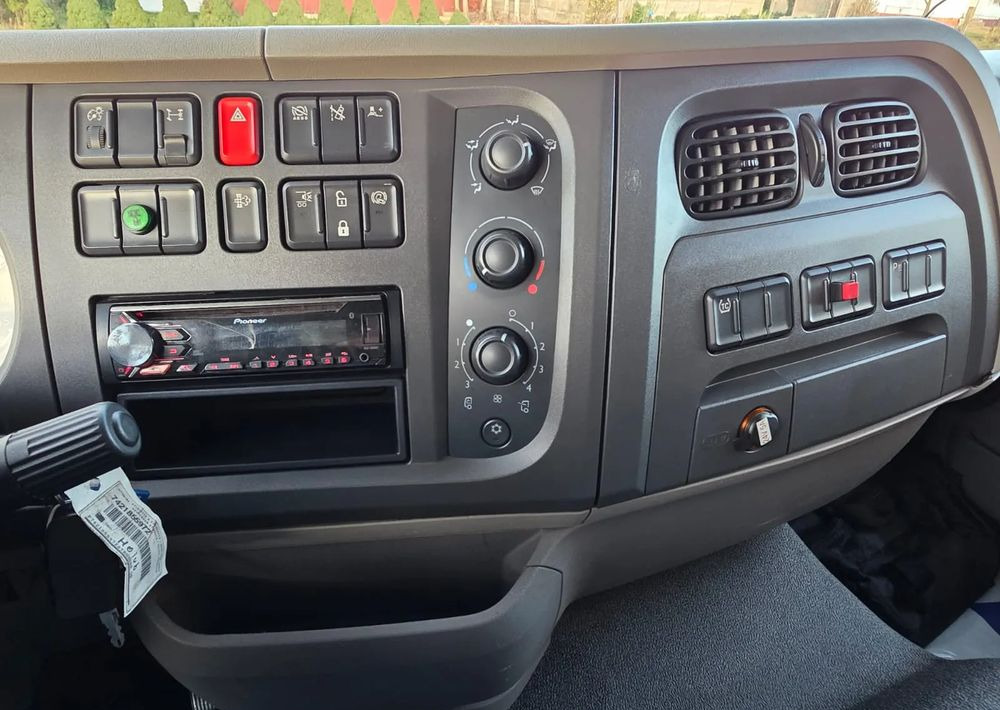 Kapellbil DAF LF 290 / WINDA / 16TON DMC / 3M WYSOKOŚĆ / JUMBO / FIRANKA / SYPIALKA / AUTOMAT / JEDEN WŁAŚCICIE / EURO 6 / 2017/ SPROWADZONY / 19 PALET / DUŻA ŁADOWNOŚĆ /: bilde 19 Kapellbil DAF LF 290 / WINDA / 16TON DMC / 3M WYSOKOŚĆ / JUMBO / FIRANKA / SYPIALKA / AUTOMAT / JEDEN WŁAŚCICIE / EURO 6 / 2017/ SPROWADZONY / 19 PALET / DUŻA ŁADOWNOŚĆ /: bilde 19