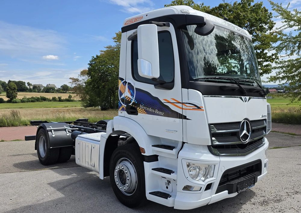Mercedes-Benz ANTOS 1827 / ATEGO / ACTROS / E6 / ROZSTAW OSI 3.75M / WYWROT / BECZKA / UTRZYMANIE DRÓG / HAKOWIEC / SPROWADZONY / PIERWSZY WŁAŚCICIEL / STAN BDB - Chassis lastebil: bilde 2 Mercedes-Benz ANTOS 1827 / ATEGO / ACTROS / E6 / ROZSTAW OSI 3.75M / WYWROT / BECZKA / UTRZYMANIE DRÓG / HAKOWIEC / SPROWADZONY / PIERWSZY WŁAŚCICIEL / STAN BDB - Chassis lastebil: bilde 2