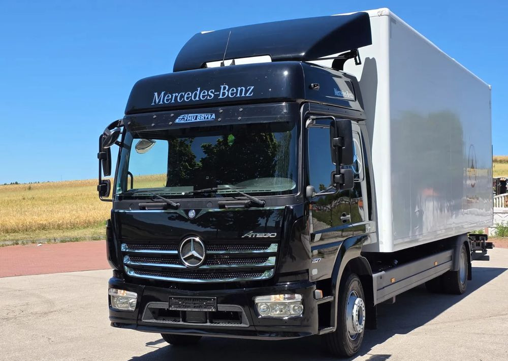Mercedes-Benz ATEGO 1527/1530/IZOTERMA/WINDA/SPROWADZONY/E6/PIERWSZY WŁAŚCICIEL/AUTOMAT/18EURO PALET/STAN BARDZO DOBRY - Lastebil med kjøl: bilde 2 Mercedes-Benz ATEGO 1527/1530/IZOTERMA/WINDA/SPROWADZONY/E6/PIERWSZY WŁAŚCICIEL/AUTOMAT/18EURO PALET/STAN BARDZO DOBRY - Lastebil med kjøl: bilde 2