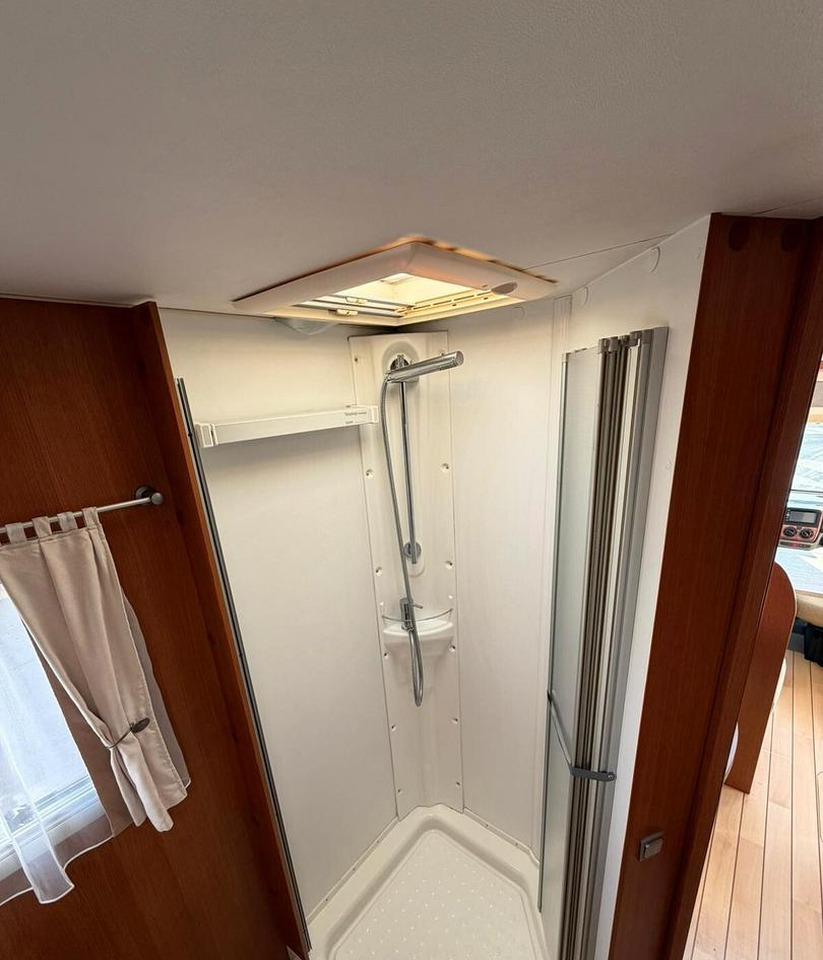 Helintegrert bobil Pilote G740: bilde 8 Helintegrert bobil Pilote G740: bilde 8