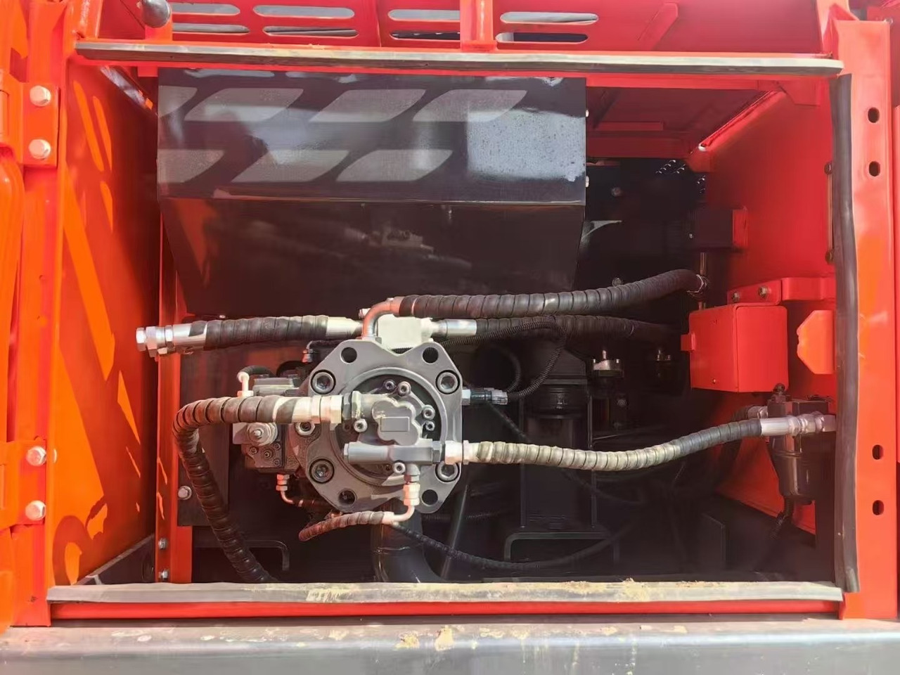 DOOSAN Dx225 - Beltegraver: bilde 4 DOOSAN Dx225 - Beltegraver: bilde 4