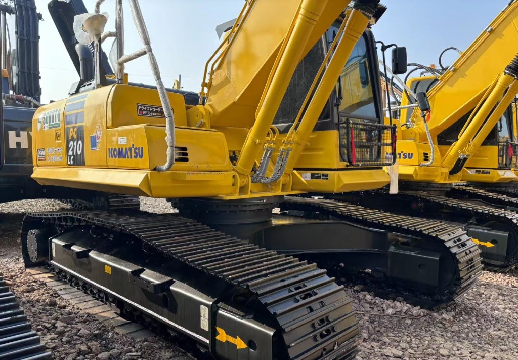 Komatsu PC 210 LC-8 - Beltegraver: bilde 2 Komatsu PC 210 LC-8 - Beltegraver: bilde 2