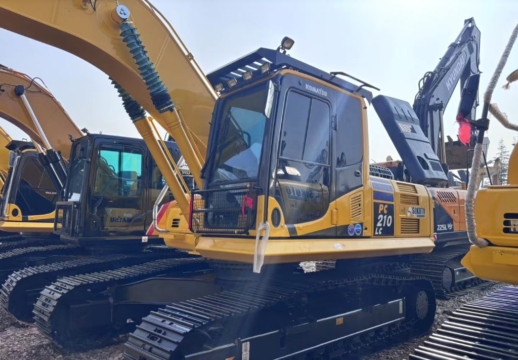 Komatsu PC 210 LC-8 - Beltegraver: bilde 1 Komatsu PC 210 LC-8 - Beltegraver: bilde 1
