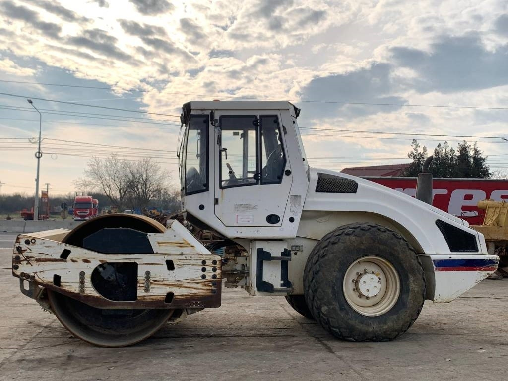 Bomag BW 213 D H-4 - Kompaktor: bilde 5 Bomag BW 213 D H-4 - Kompaktor: bilde 5