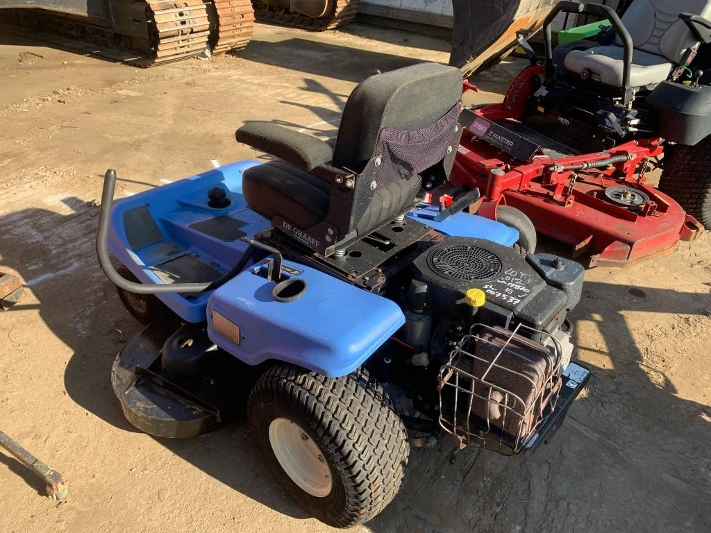 Dixon ZTR4421 - Gressklipper: bilde 5 Dixon ZTR4421 - Gressklipper: bilde 5
