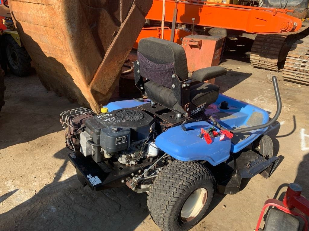 Dixon ZTR4421 - Gressklipper: bilde 4 Dixon ZTR4421 - Gressklipper: bilde 4