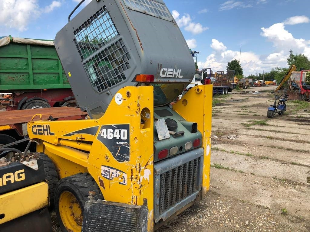 Gehl 4640 FOR PARTS - Kompaktlaster: bilde 2 Gehl 4640 FOR PARTS - Kompaktlaster: bilde 2