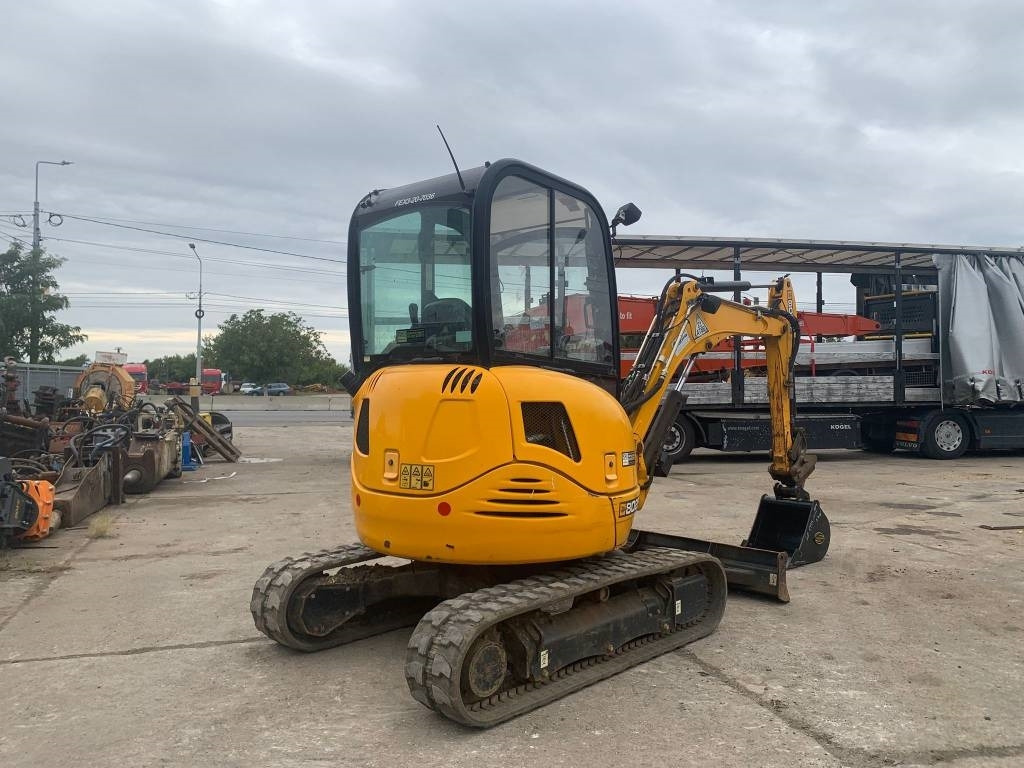 JCB 8025 ZTS - Minigraver: bilde 2 JCB 8025 ZTS - Minigraver: bilde 2