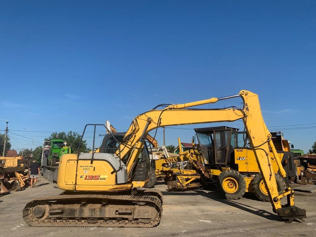 New Holland E 135 SR - Beltegraver: bilde 2 New Holland E 135 SR - Beltegraver: bilde 2