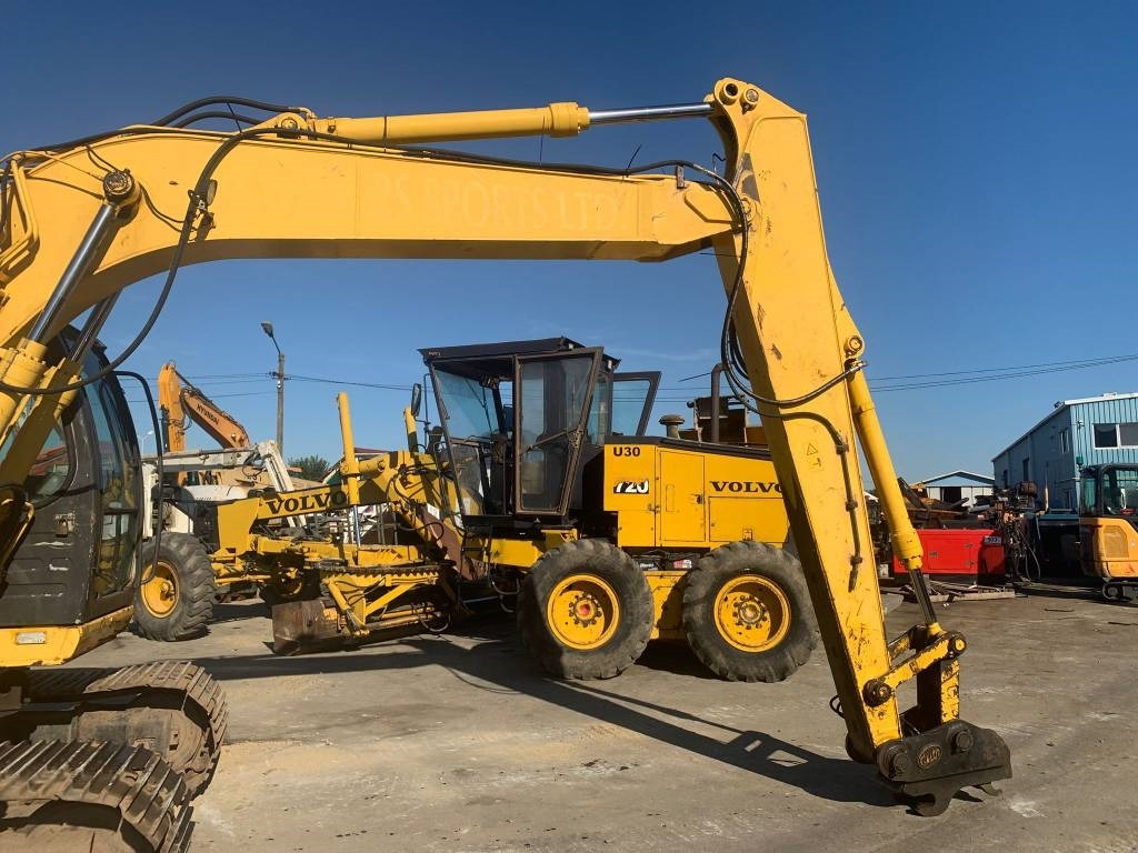 New Holland E 135 SR - Beltegraver: bilde 4 New Holland E 135 SR - Beltegraver: bilde 4