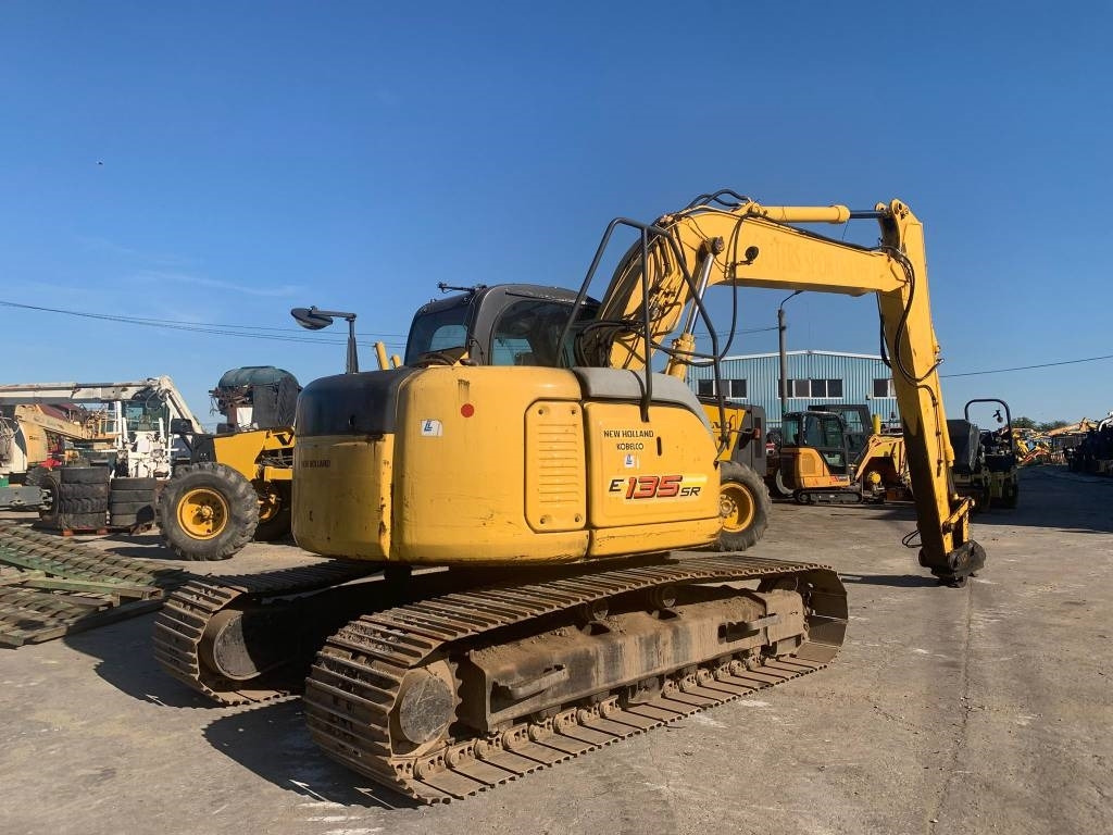New Holland E 135 SR - Beltegraver: bilde 3 New Holland E 135 SR - Beltegraver: bilde 3