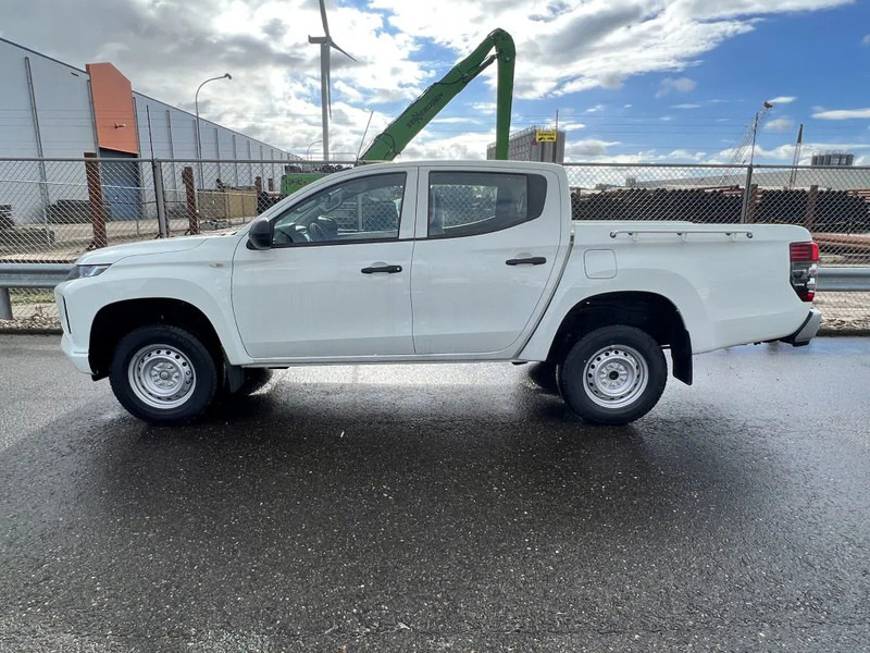 Mitsubishi L200 4x4 - 8 UNITS in WHITE 2.5 D GL Double Cab - EURO 2 - NEW!! Ready for work!!!** - Pickup, Varebil med dobbelt førerhus: bilde 1 Mitsubishi L200 4x4 - 8 UNITS in WHITE 2.5 D GL Double Cab - EURO 2 - NEW!! Ready for work!!!** - Pickup, Varebil med dobbelt førerhus: bilde 1