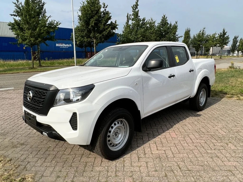Nissan Navara 4x4 - 22 UNITS - 2.5 D Double Cab - XE - EURO 2 - NEW!! READY FOR WORK!!! - Pickup, Varebil med dobbelt førerhus: bilde 1 Nissan Navara 4x4 - 22 UNITS - 2.5 D Double Cab - XE - EURO 2 - NEW!! READY FOR WORK!!! - Pickup, Varebil med dobbelt førerhus: bilde 1
