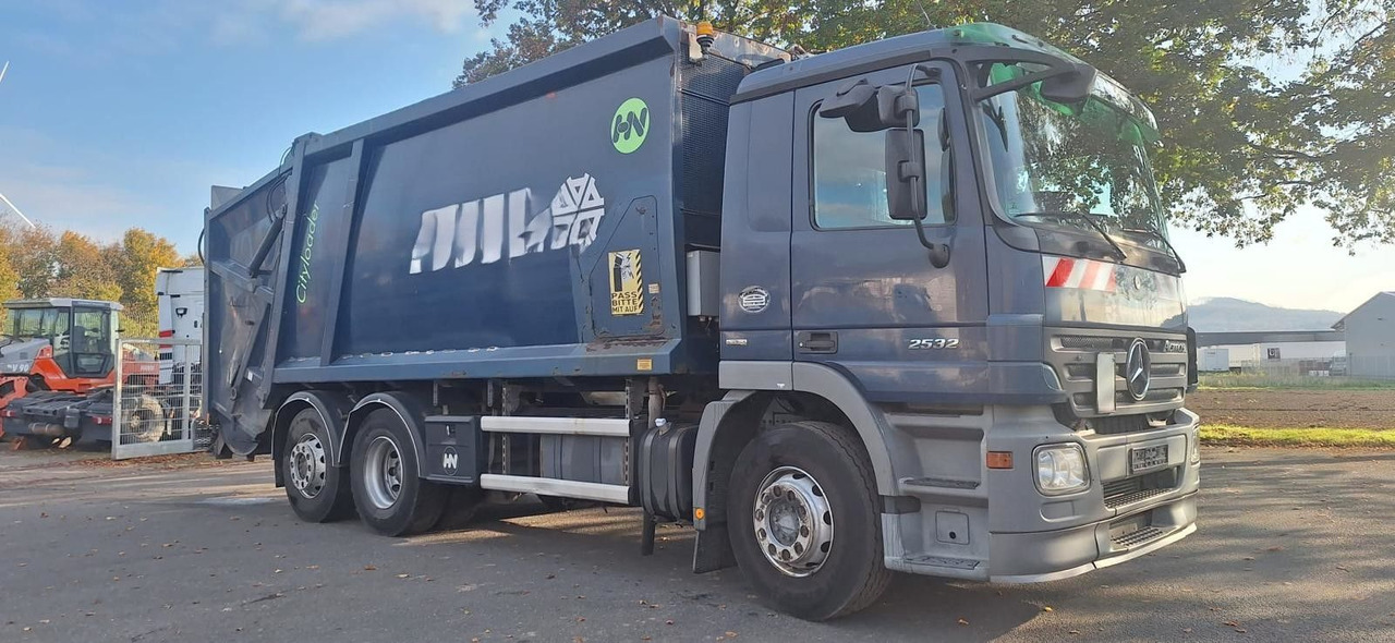 Mercedes-Benz 2632 Müllwgen 6x2 M.Haus E5 Blatt/Luft - Søppelbil: bilde 2 Mercedes-Benz 2632 Müllwgen 6x2 M.Haus E5 Blatt/Luft - Søppelbil: bilde 2