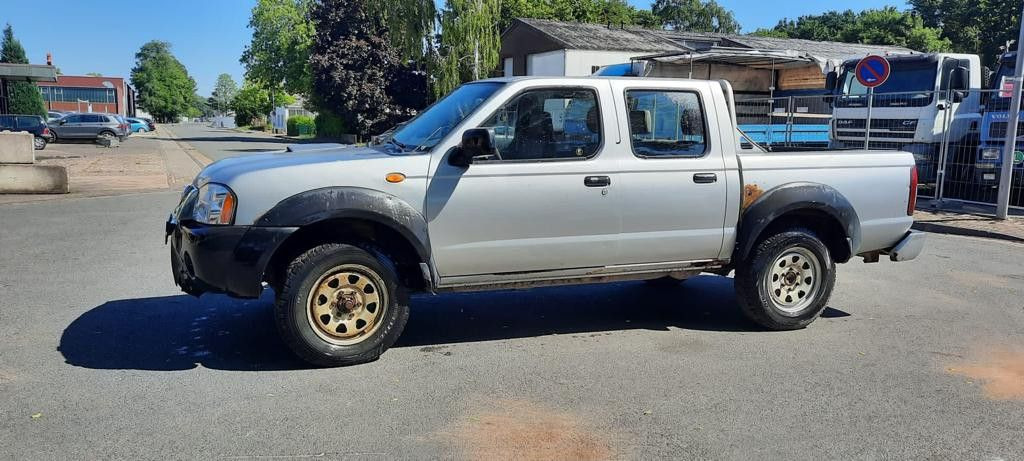 Nissan PickUp Doka - SUV: bilde 2 Nissan PickUp Doka - SUV: bilde 2