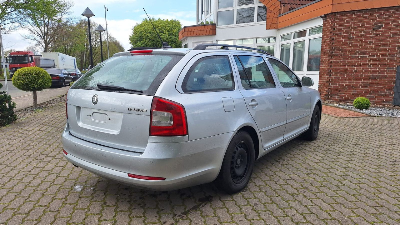 Skoda Octavia - Personenbil: bilde 4 Skoda Octavia - Personenbil: bilde 4