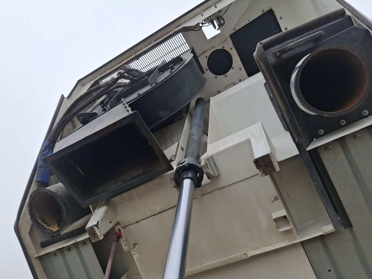 Feiebil MERCEDES-BENZ Atego 1523 Zamiatarka Kehrmaschine Schmidt Street King 660 Euro 6 PM10 2 Motoren Szczotki L/R 2016r: bilde 26 Feiebil MERCEDES-BENZ Atego 1523 Zamiatarka Kehrmaschine Schmidt Street King 660 Euro 6 PM10 2 Motoren Szczotki L/R 2016r: bilde 26