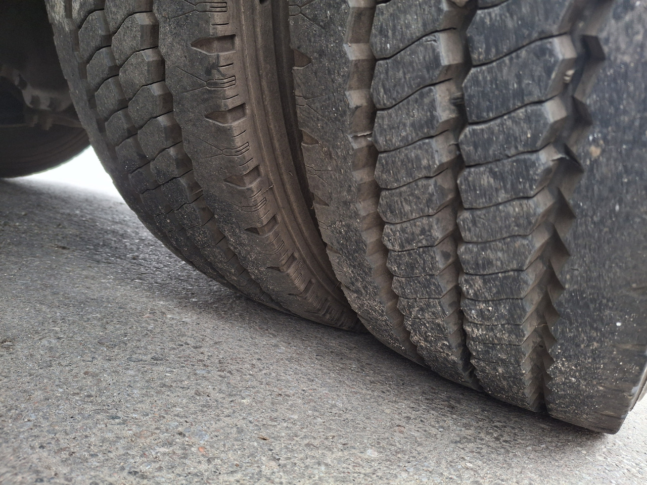 Feiebil MERCEDES-BENZ Atego 1523 Zamiatarka Kehrmaschine Schmidt Street King 660 Euro 6 PM10 2 Motoren Szczotki L/R 2016r: bilde 12 Feiebil MERCEDES-BENZ Atego 1523 Zamiatarka Kehrmaschine Schmidt Street King 660 Euro 6 PM10 2 Motoren Szczotki L/R 2016r: bilde 12