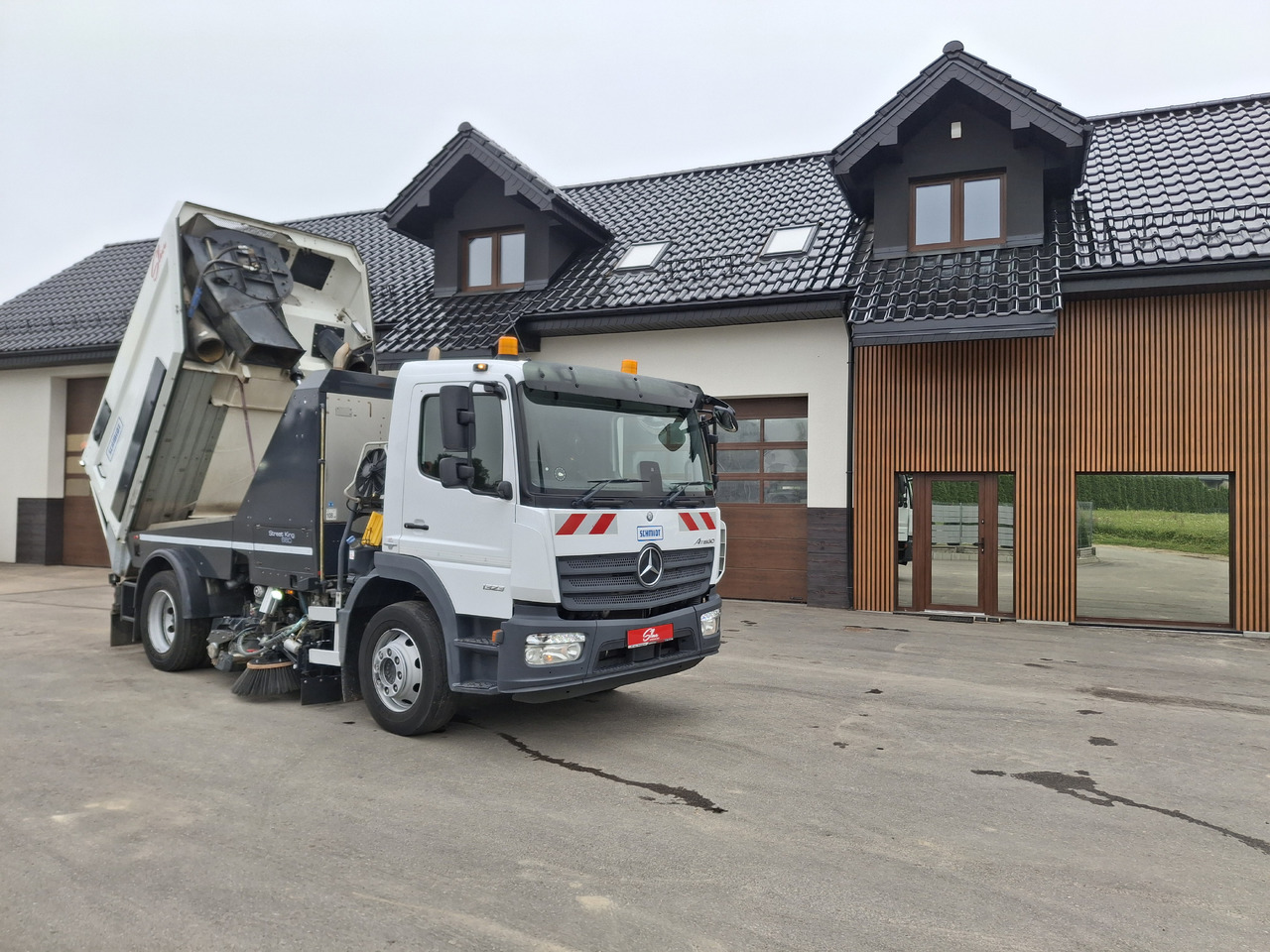 Feiebil MERCEDES-BENZ Atego 1523 Zamiatarka Kehrmaschine Schmidt Street King 660 Euro 6 PM10 2 Motoren Szczotki L/R 2016r: bilde 17 Feiebil MERCEDES-BENZ Atego 1523 Zamiatarka Kehrmaschine Schmidt Street King 660 Euro 6 PM10 2 Motoren Szczotki L/R 2016r: bilde 17