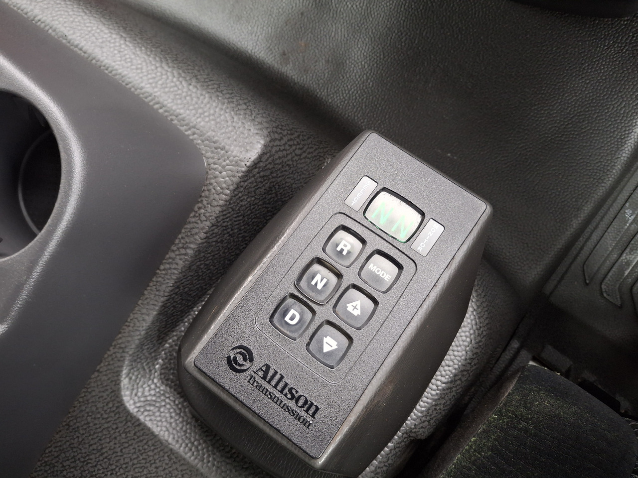 Feiebil MERCEDES-BENZ Atego 1523 Zamiatarka Kehrmaschine Schmidt Street King 660 Euro 6 PM10 2 Motoren Szczotki L/R 2016r: bilde 40 Feiebil MERCEDES-BENZ Atego 1523 Zamiatarka Kehrmaschine Schmidt Street King 660 Euro 6 PM10 2 Motoren Szczotki L/R 2016r: bilde 40