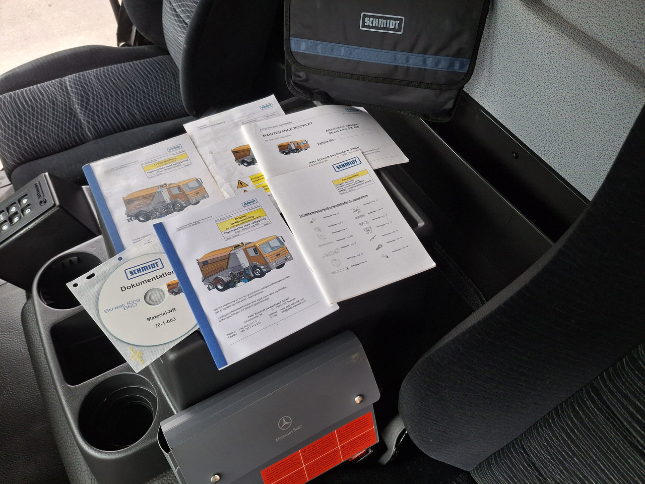 Feiebil MERCEDES-BENZ Atego 1523 Zamiatarka Kehrmaschine Schmidt Street King 660 Euro 6 PM10 2 Motoren Szczotki L/R 2016r: bilde 41 Feiebil MERCEDES-BENZ Atego 1523 Zamiatarka Kehrmaschine Schmidt Street King 660 Euro 6 PM10 2 Motoren Szczotki L/R 2016r: bilde 41